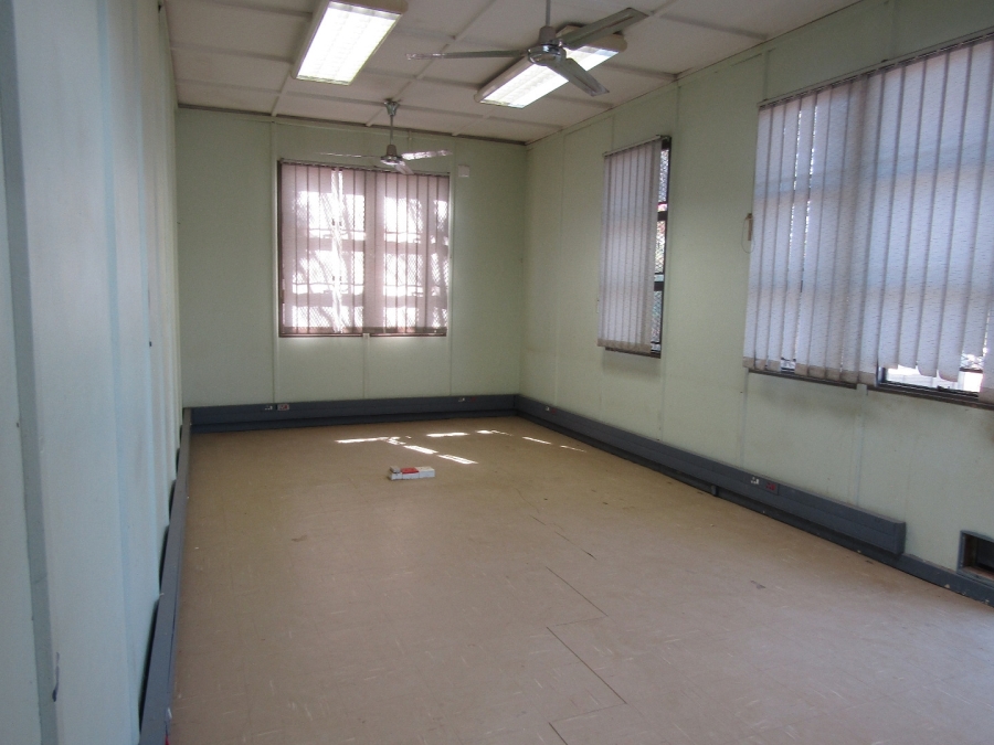 6 Bedroom Property for Sale in Hankey Eastern Cape